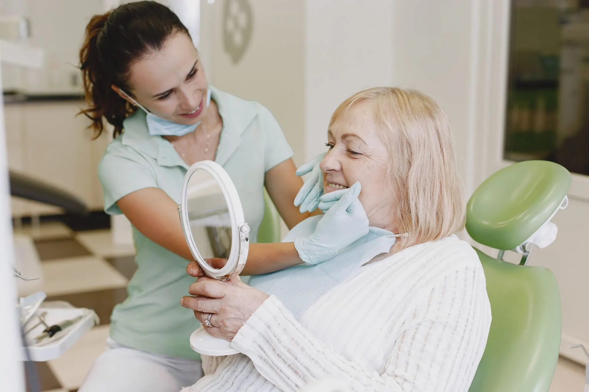 Essential Dental Care Tips for Seniors to Maintain a Healthy Smile